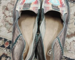 $37 Ariat Women’s Cruiser Loafers - Aztec Print / Metallic Bronze - Size 8.5B